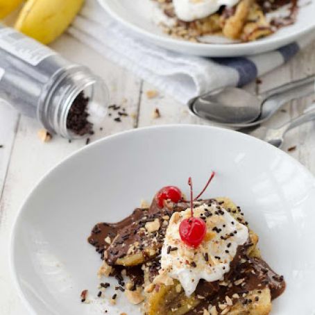 grilled banana sundaes with chocolate hazelnut sauce
